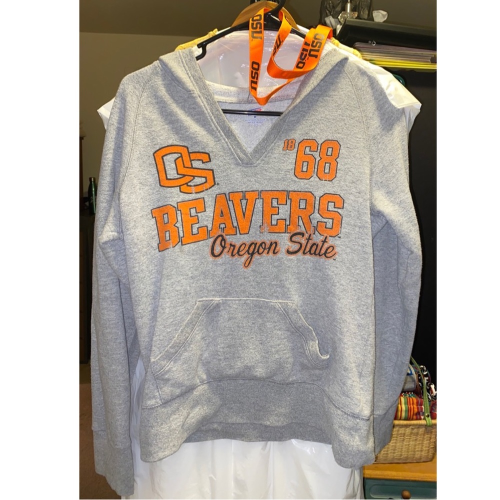 Gray hooded sweatshirt Oregon State Beavers